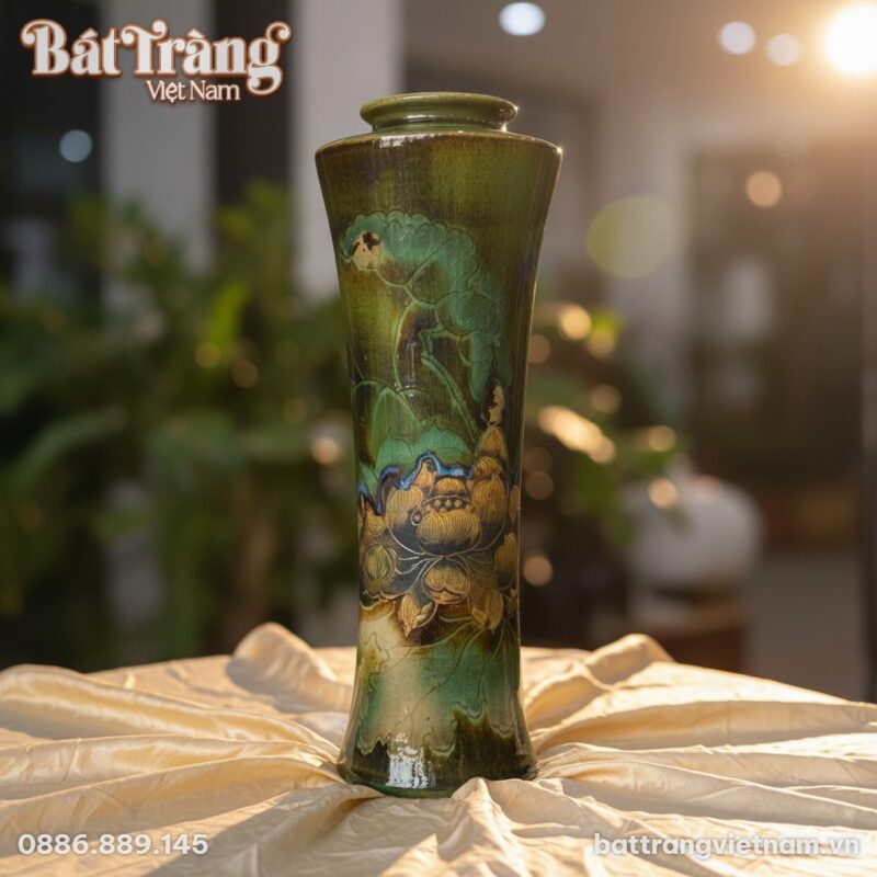 Tiền sảnh ấm cúng của một ngôi nhà Việt Nam, lọ... Tiền sảnh ấm cúng của một ngôi nhà Việt Nam, lọ...