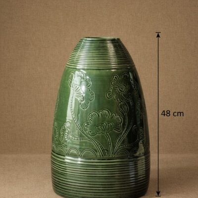 Kích thước Lọ hoa dáng chuông hoạ tiết hoa cúc nổi xanh lục bảo Bát Tràng BT_LH98