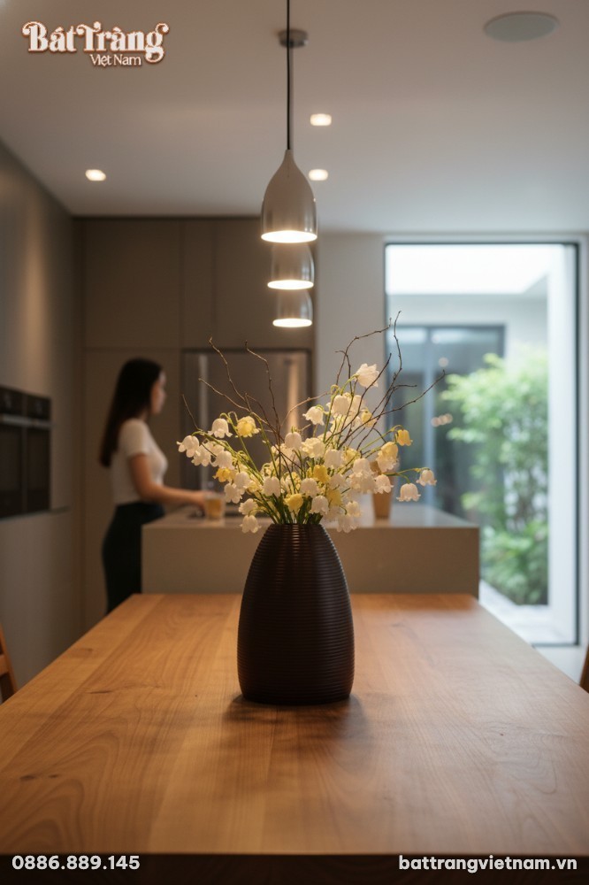 Lọ hoa dáng chuông nâu mộc Bát Tràng cao 48cm l...