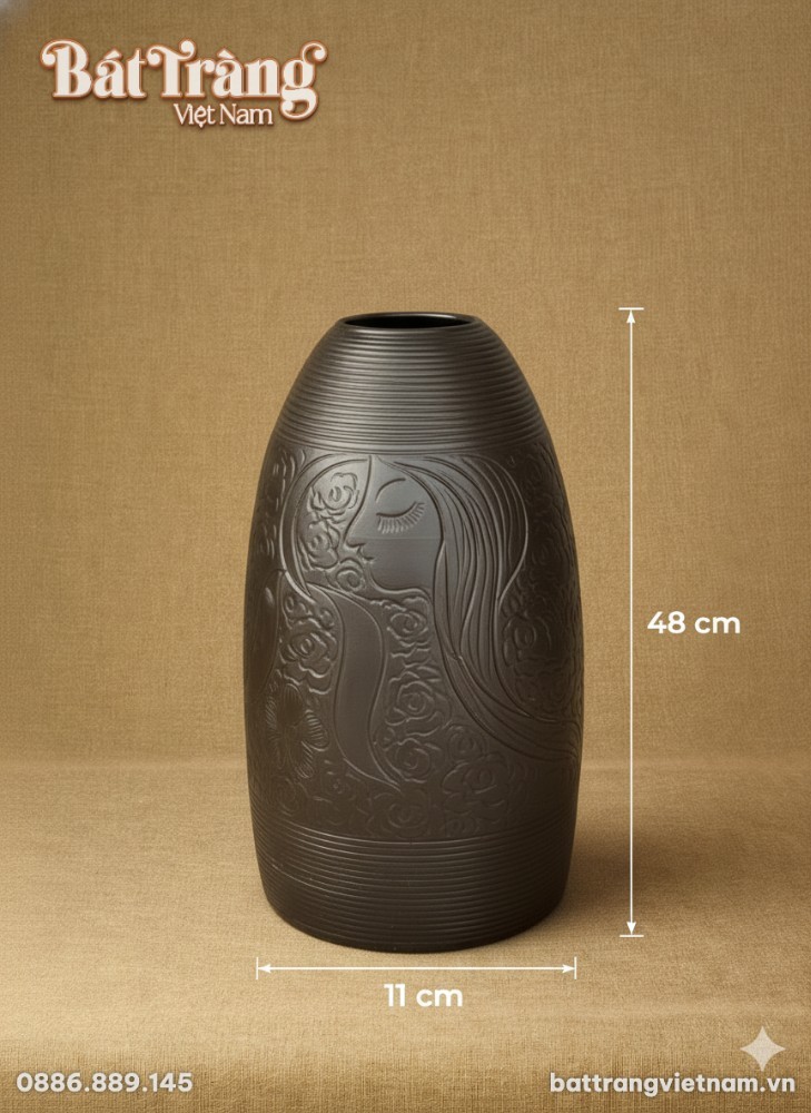 K&iacute;ch thước Lọ hoa d&aacute;ng chu&ocirc;ng men đen hoạ tiết khắc tay c&ocirc; g&aacute;i B&aacute;t Tr&agrave;ng BT_LH69