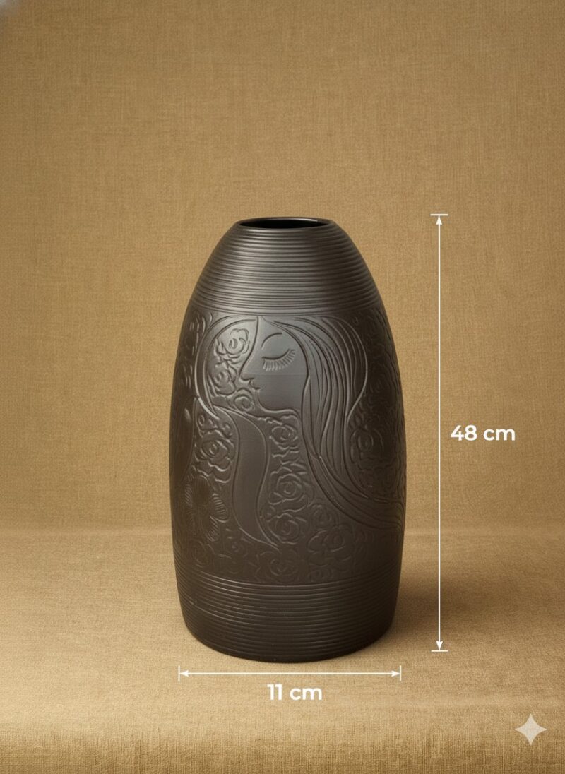 Kích thước Lọ hoa dáng chuông men đen hoạ tiết khắc tay cô gái Bát Tràng BT_LH69