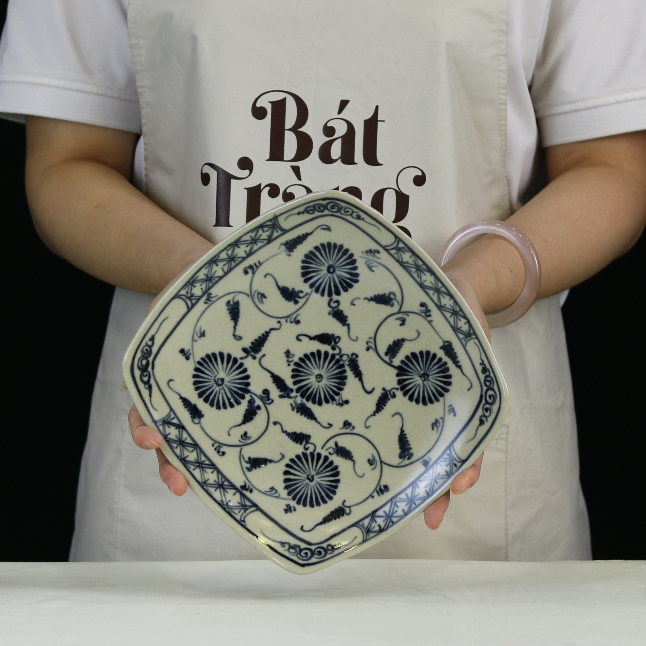 dia-ao-men-ran-hoa-tiet-cuc-den-3