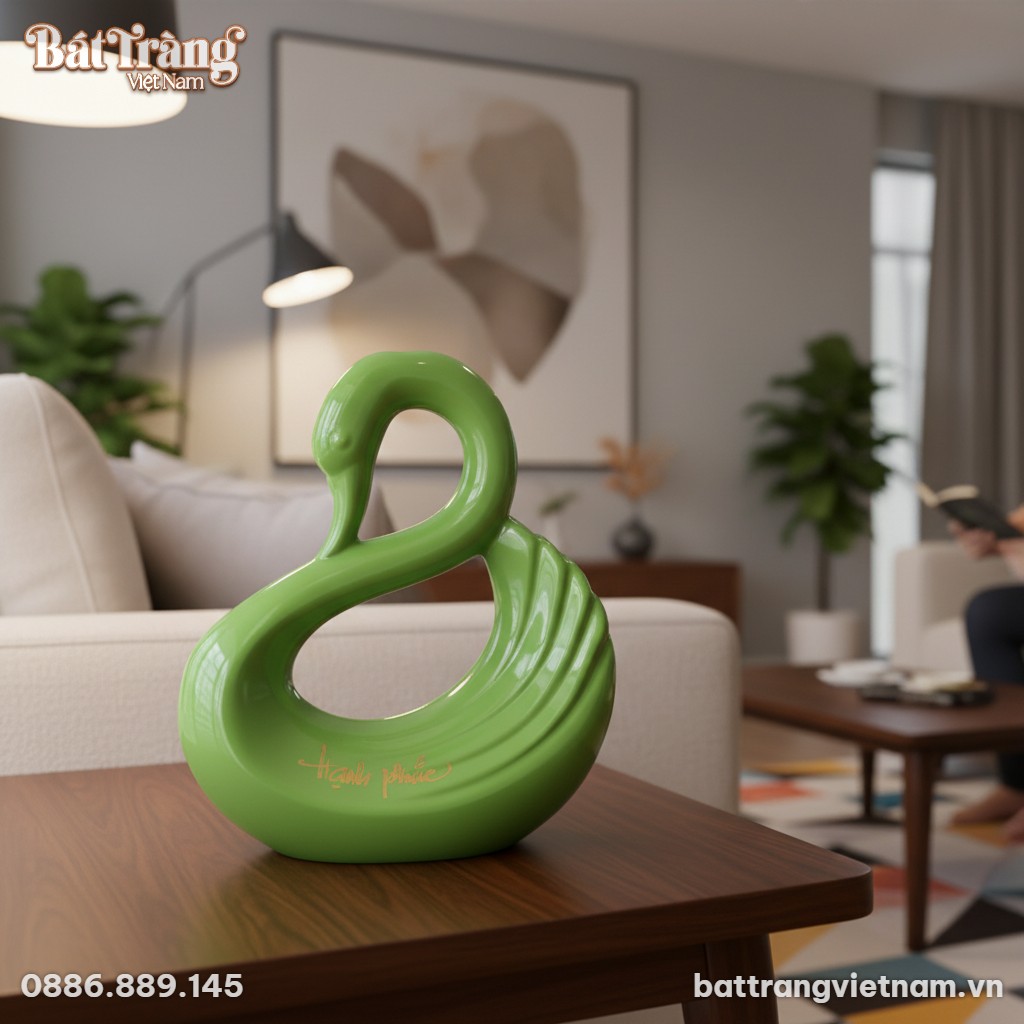 Ảnh cận cảnh tượng thiên nga gốm sứ xanh lá cao...