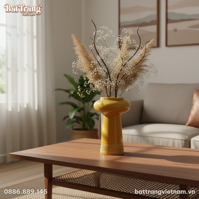 Cận cảnh lọ hoa men vàng nâu dáng BT-LHS43 đặt ...