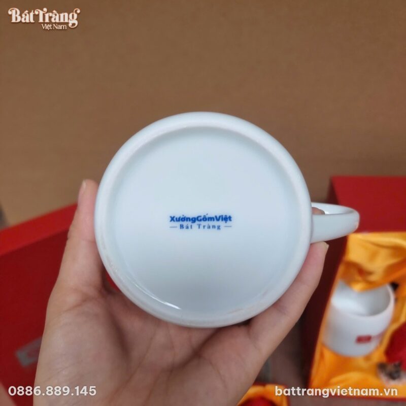 Ly sứ in logo quà tặng cá nhân hoa dáng vuông quai C BT-QT109 - Chi tiết 1