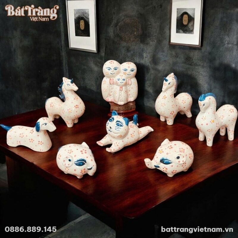 Tượng Gốm Sứ Voi Con Ngộ Nghĩnh Vẽ Hoa Xanh, Đỏ BT-TG10 - Chi tiết 1