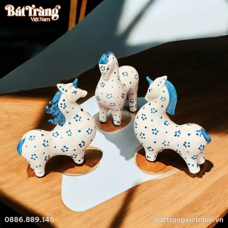 Tượng Ngựa Gốm Sứ Bát Tràng Dáng Thấp Trang Trí - Chi tiết 2